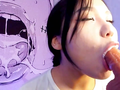 Cute big eyes asian babe with stunning blowjob skill