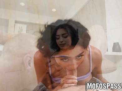 Sexy Vanessa Moon lets her hot lover fucks her in every position